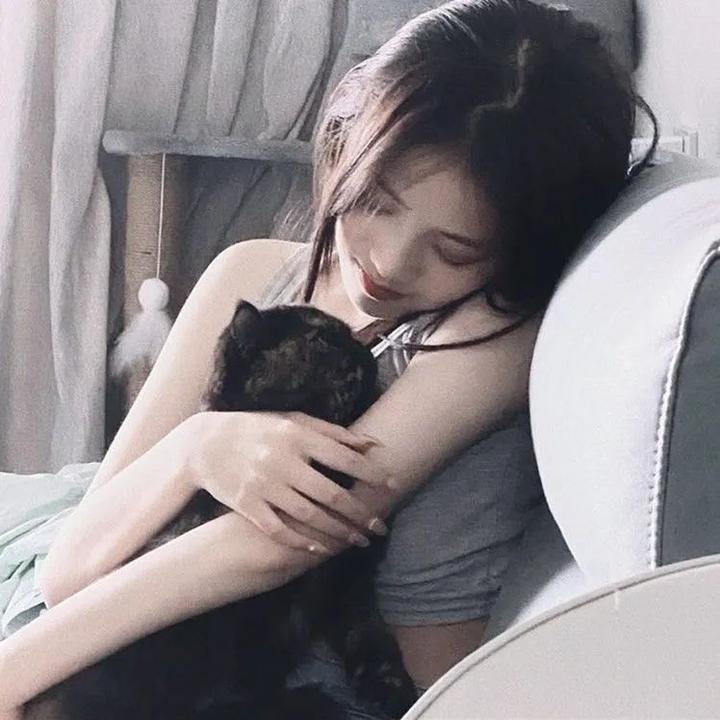 乘风而上的她